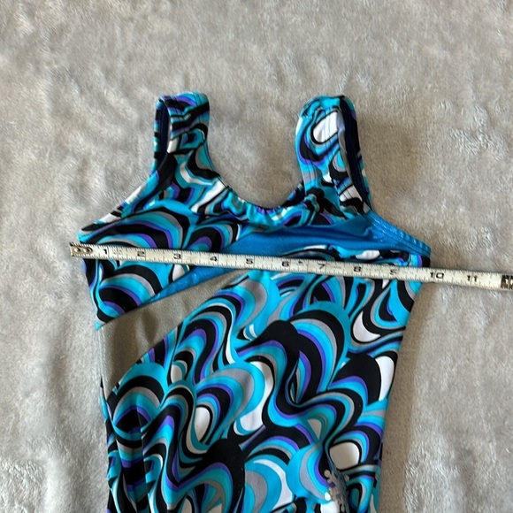 Snowflake Designs - Gymnastics + Dance Sleeveless bodysuit/Leotard. Size Medium - Picture 3 of 6
